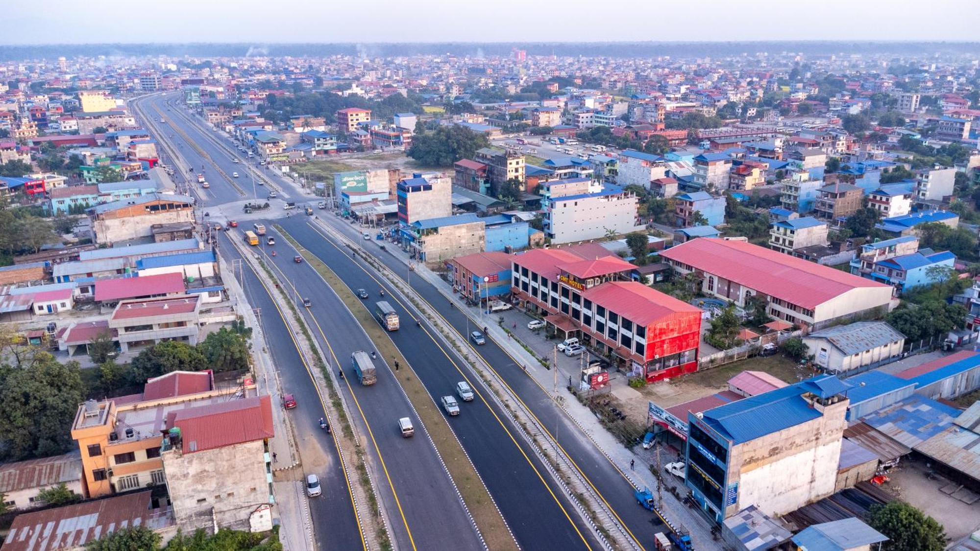 Chitwan Midtown Hotel Bharatpur  Exterior foto